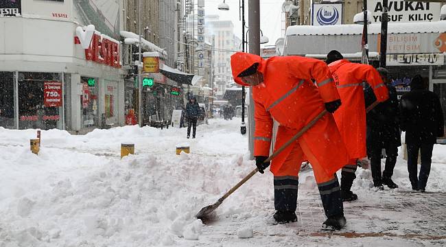 BATTALGAZİ BELEDİYESİ’NİN KARLA MÜCADELESİ VATANDAŞLARDAN TAM NOT ALDI