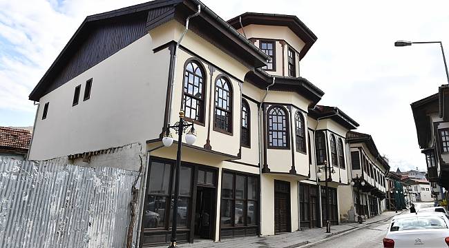 YEŞİLYURT BELEDİYESİ, VİZYONEL PROJELERLE KADİM ÇIRMIHTI’NIN TARİHİ DOKUSUNA YENİ DEĞERLER KATIYOR