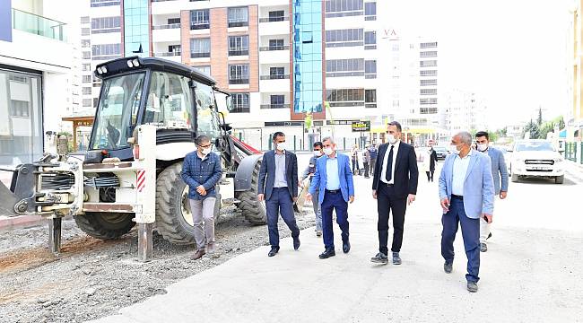 YEŞİLYURT, YENİDEN DİZAYN EDİLEN SOKAKLARLA MODERN BİR KENT OLMA YOLUNDA İLERLİYOR