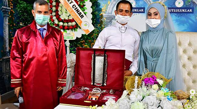 YEŞİLYURT BELEDİYESİNDE NİKÂH İŞLEMLERİ ‘NORMALLEŞME ‘ SÜRECİNE UYGUN OLARAK YAPILIYOR 