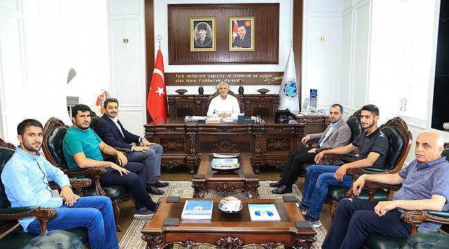 GENÇLERDEN BAŞKAN GÜDER’E TEŞEKKÜR ZİYARETİ