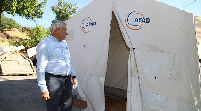 BAŞKAN GÜDER DEPREMZEDELERİ YALNIZ BIRAKMADI