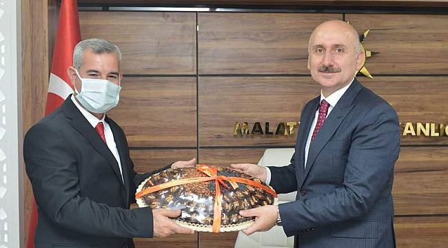 ULAŞTIRMA VE ALTYAPI BAKANI ADİL KARAİSMAİLOĞLU’NDAN YEŞİLYURT’A MÜJDE;