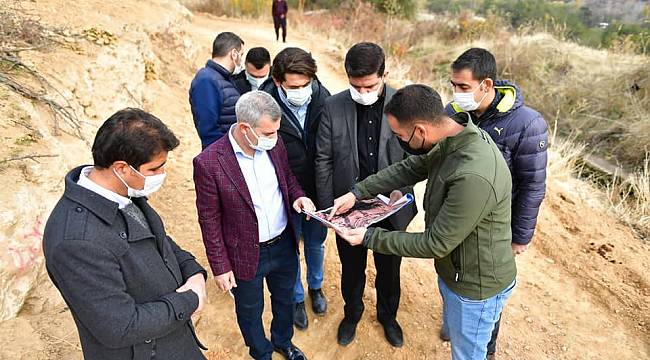 YEŞİLYURT BELEDİYESİ, ŞAHNAHAN DERESİ VE ÇEVRESİNDE DÖNÜŞÜM YATIRIMLARINA HIZ VERDİ 