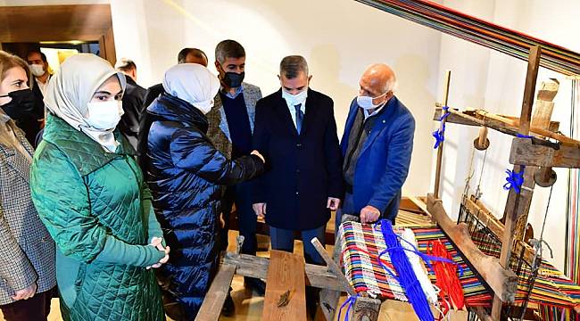 AK PARTİ MKYK ÜYESİ VE MİLLETVEKİLİ ÖZNUR ÇALIK, ÇIRMIHTI’DAKİ RESTORASYON PROJELERİNİ İNCELEDİ