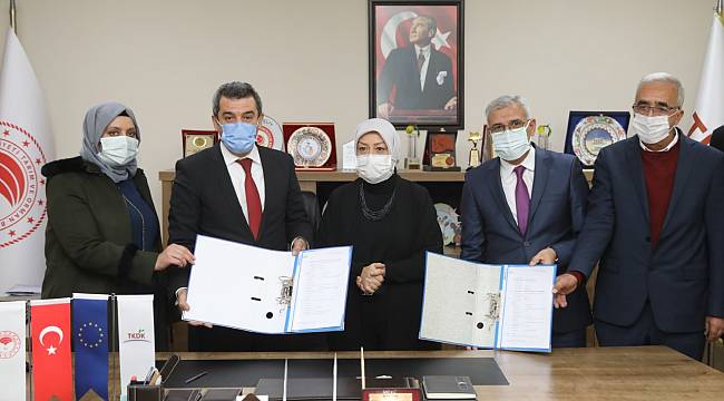 BATTALGAZİ’DE İKİ ÖNEMLİ PROJENİN İMZALARI ATILDI