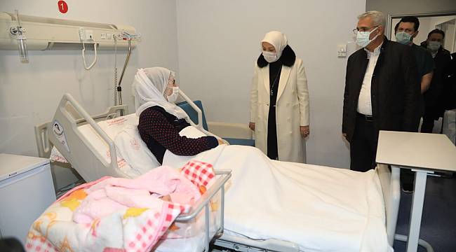 MİLLETVEKİLİ ÇALIK VE BAŞKAN GÜDER’DEN YILIN İLK BEBEKLERİNE ZİYARET