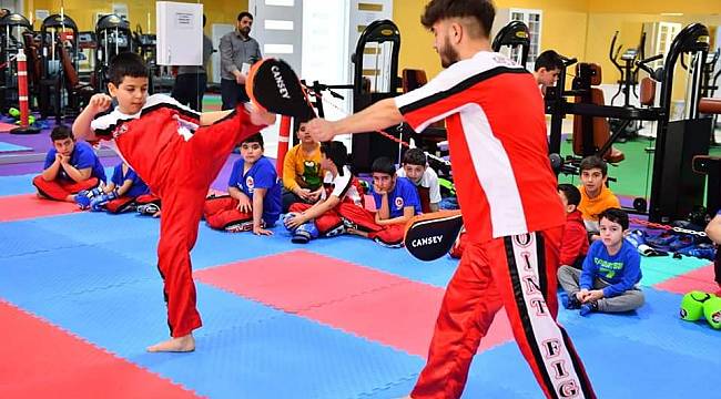 YEŞİLYURT BELEDİYESPOR KİCK-BOKS TAKIMI, GÖZÜNÜ ZİRVEYE DİKTİ