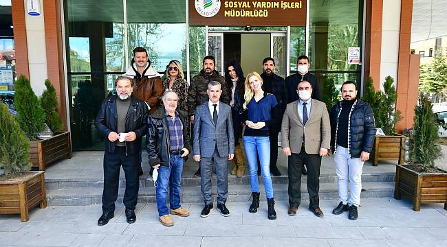 BAŞKAN ÇINAR, ‘GIRİFT’ DİZİ EKİBİNİ EMANET ÇARŞISI-DOĞAL ÜRÜNLER PAZARINDA AĞIRLADI