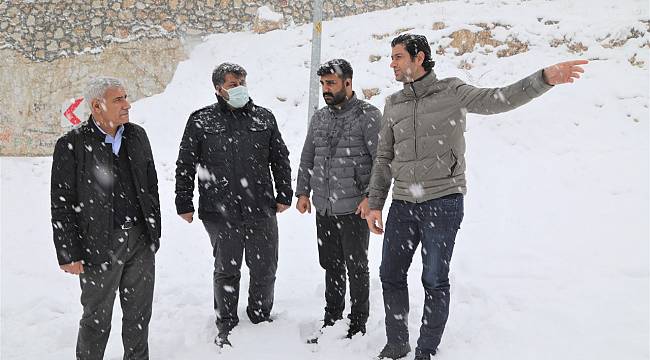 BATTALGAZİ BELEDİYESİ KARLA MÜCADELE ÇALIŞMALARINA HIZLI BAŞLADI BAŞKAN GÜDER: “29 İŞ MAKİNESİ VE 500 PERSONELİMİZ İLE SAHADAYIZ”