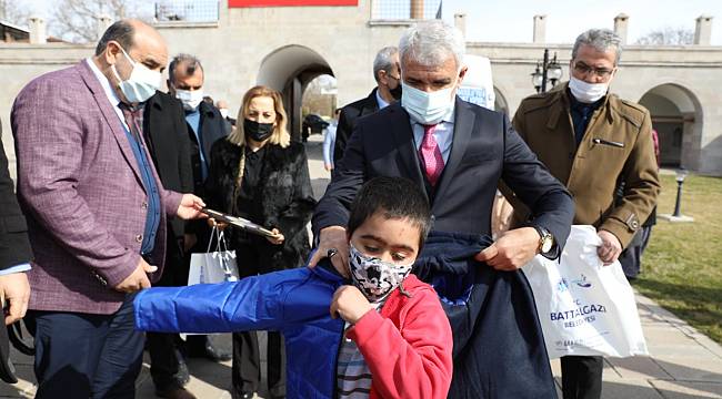 BATTALGAZİ’DE GÖNÜL BELEDİYECİLİĞİ İLE GÖNÜLLER FETHEDİLİYOR