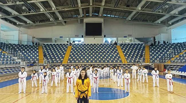 Malatya Gençlik Spor İl Müdürlüğü Taekwando Antrenörü Ayşe Biri'nin Düzenlemis Oldugu Kemer imtihanı başarı ile tamamlandı. 