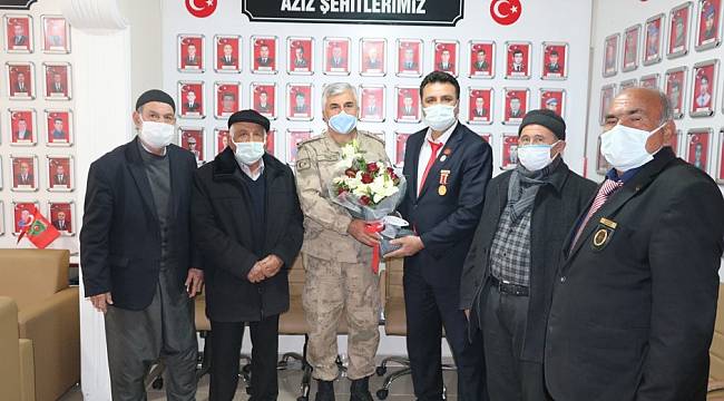 18 Mart Şehitleri Anma Günü kapsamında Aziz şehitlerimizin aileleri Malatya İl Jandarma Komutanlığı ekiplerince ziyaret edilmiştir