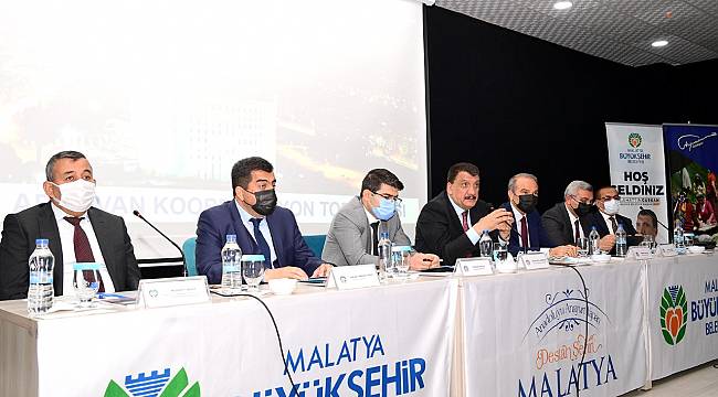 BAŞKAN GÜRKAN ARGUVAN MUHTARLARIYLA BİR ARAYA GELDİ