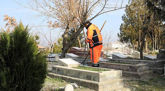  BATTALGAZİ’DEKİ MEZARLIKLARIN BAKIMI BAŞLADI