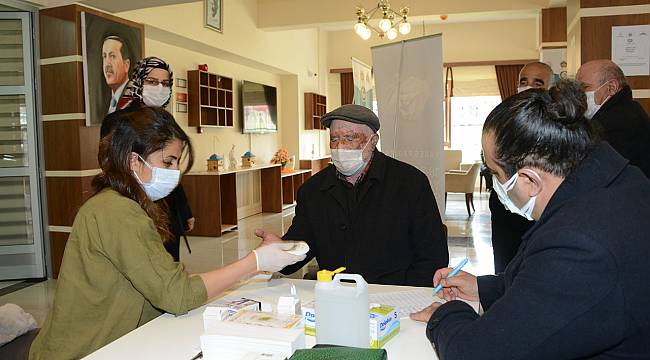 BÜYÜKŞEHİR BELEDİYESİ’NİN YAŞLILAR HAFTASI ETKİNLİKLERİ SÜRÜYOR