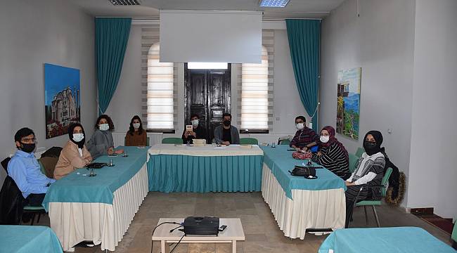 BÜYÜKŞEHİR BELEDİYESİNDEN ANLAMLI BİR ETKİNLİK GENÇLERE KİTAP OKUMA ALIŞKANLIĞI KAZANDIRILIYOR