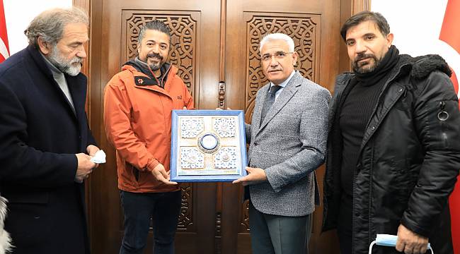 ÜNLÜ SANATÇILARDAN BAŞKAN GÜDER’E ZİYARET