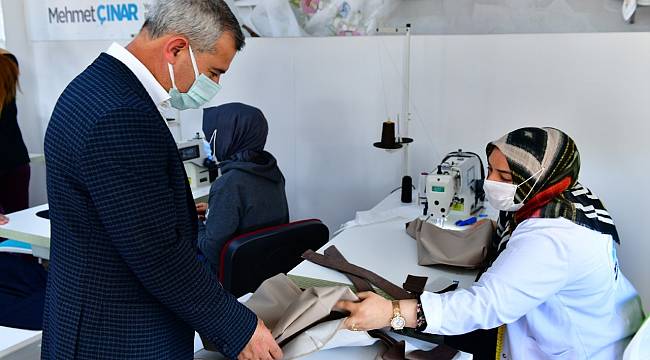 BAŞKAN ÇINAR, KİLTEPE MESLEK EDİNDİRME MERKEZİNDE Kİ KURSİYERLERLE BİRARAYA GELDİ