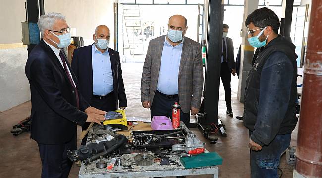 BAŞKAN GÜDER: “HİZMETLERİMİZDE ESNAFIMIZI ÖN PLANDA TUTUYORUZ”