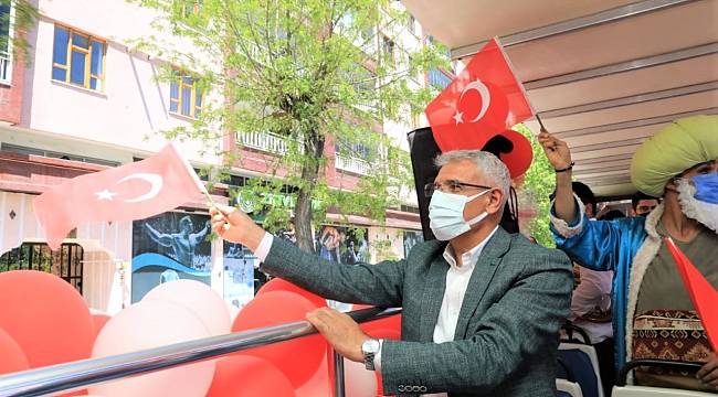 BATTALGAZİ BELEDİYESİ, 23 NİSAN’I ÇOCUKLARIN EVİNE GÖTÜRDÜ