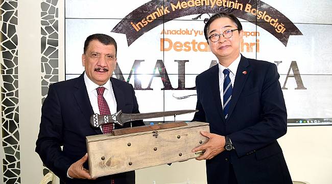 GÜNEY KORE BÜYÜKELÇİSİ WON IK LEE’DEN BAŞKAN GÜRKAN’A ZİYARET 