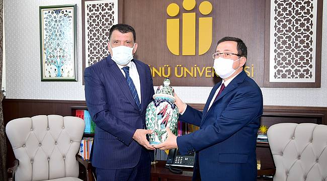 İnönü Üniversitesi Rektörü Ahmet Kızılay’ı ziyaret eden Başkan Gürkan,