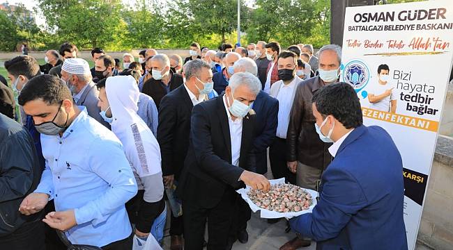  BAYRAM NAMAZI 800 YILLIK NAMAZGÂHTA EDA EDİLDİ