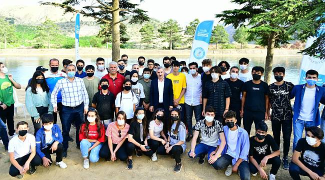 BAŞKAN ÇINAR ‘SPORUN VE GENÇLİĞİN YEŞİLYURT BELEDİYESİNDEKİ YERİ’ SÖYLEŞİSİNDE GENÇLERLE BULUŞTU