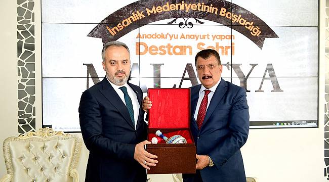 BURSA BÜYÜKŞEHİR BELEDİYE BAŞKANI AKTAŞ’I KABUL EDEN BAŞKAN GÜRKAN