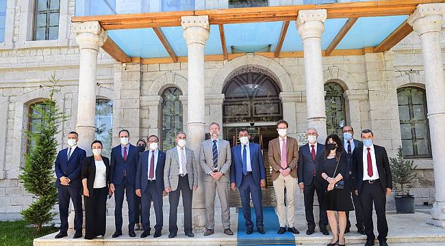 Büyükelçi Nikolaus Meyer-Landrut ile Kent Müzesini gezen Başkan Gürkan,