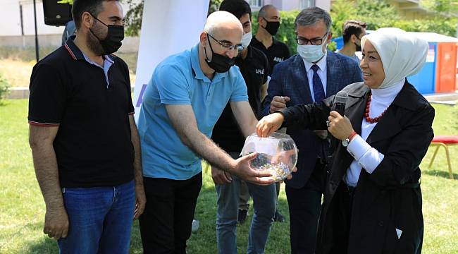  GELİNCİK TEPESİ’NDE 678 KONUT HAK SAHİPLERİNE TESLİM EDİLDİ