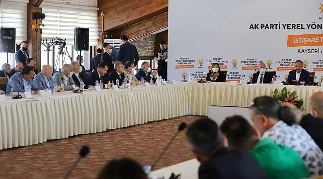 Kayseri’de Yerel Yönetimler Başkanlığı Toplantısına Katılan Başkan Gürkan,