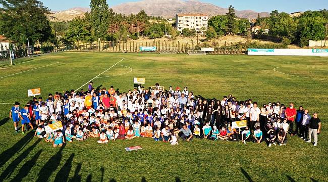 YEŞİLYURT BELEDİYESİ SPOR ŞENLİĞİNİN ÖDÜL TÖRENİ YAPILDI 