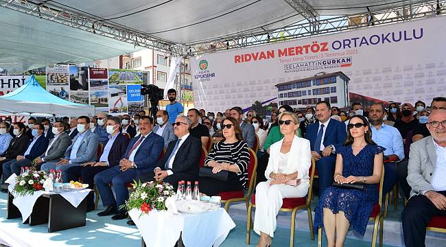 24 DERSLİKLİ RIDVAN MERTÖZ ORTAOKULU TEMEL ATMA TÖRENİ YAPILDI