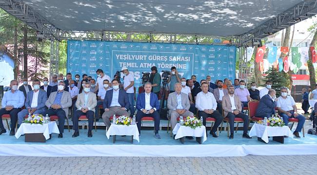 BAŞKAN ÇINAR’IN YENİ DÖNEM VAATLERİNDEN YEŞİLYURT GÜREŞ SAHASININ TEMEL ATMA TÖRENİ YAPILDI