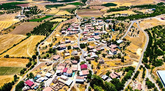 ÇAYIRKÖY’DE VATANDAŞLARLA BİR ARAYA GELEN BAŞKAN GÜRKAN,
