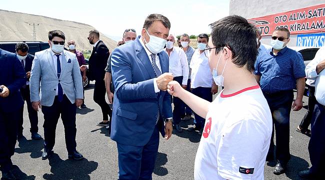 DARENDE SANAYİ ESNAFINDAN BAŞKAN GÜRKAN’A TEŞEKKÜR 