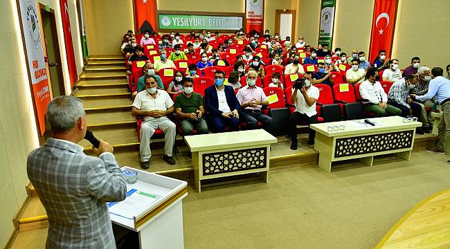 YEŞİLYURT BELEDİYESİ 2.YAZ SPOR OKULLARI VE FUTBOL OKULUNUN BİLGİLENDİRME TOPLANTISI YAPILDI 