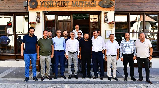 BAŞKAN ÇINAR, TRT’DE YAYINLANAN ‘ŞEFİN ÖZEL KONUĞU’ PROGRAMININ EKİBİYLE BİRARAYA GELDİ