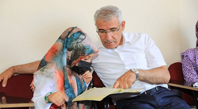  BAŞKAN GÜDER, KUR’AN KURSU ÖĞRENCİLERİ İLE BİRLİKTE DERSE KATILDI