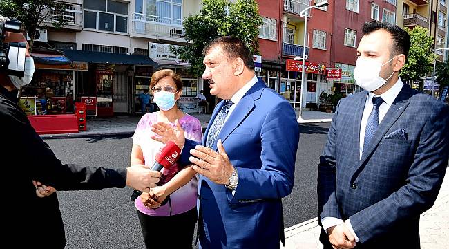 Büyükşehir Belediyesi Tarafından Cengiz Topel Ve Fahri Kayahan Caddeleri Arasındaki Yollar Asfaltlanıyor