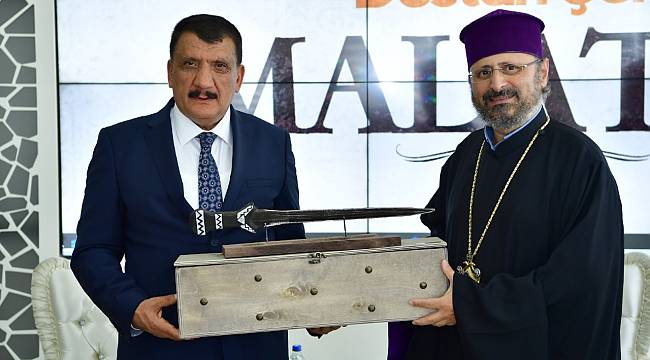 ERMENİ PATRİĞİ MAŞALYAN’I AĞIRLAYAN BAŞKAN GÜRKAN