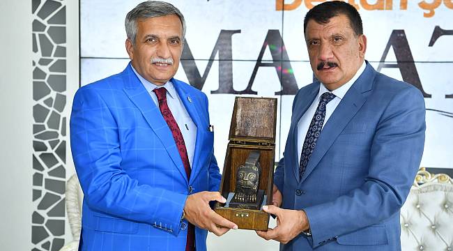 BALIKESİR HEYETENİ KABUL EDEN BAŞKAN GÜRKAN