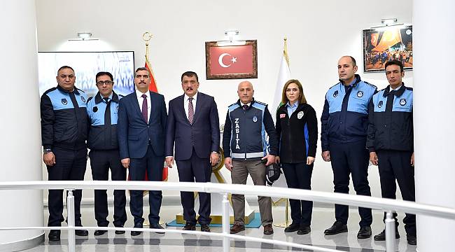 BAŞKAN GÜRKAN, GÖREVDE YÜKSELME SINAVINDA BAŞARILI OLAN PERSONELLERLE BİR ARAYA GELDİ 