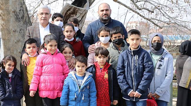 BAŞKAN GÜDER, YETİM ÇOCUKLAR VE AİLELERİYLE BULUŞTU