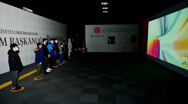 Yeşilyurt Kent Konseyi Gençlik Meclisi Gönüllüleri, Dijital Gösterim Merkezini İnceledi 