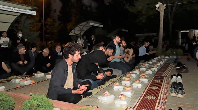 BAŞKAN GÜDER, MALATYA’NIN KANAAT ÖNDERLERİNİ İFTARDA AĞIRLADI