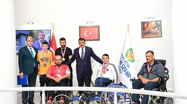 Malatya Büyükşehir Belediyesi Sporcuları Para Atletizm Şampiyonasına Damga Vurdu