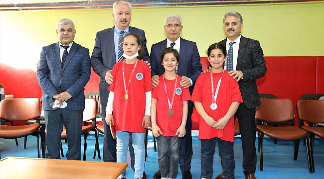 MASA TENİSİ GÜNÜ BATTALGAZİ’DE ÖZEL TURNUVA İLE KUTLANDI